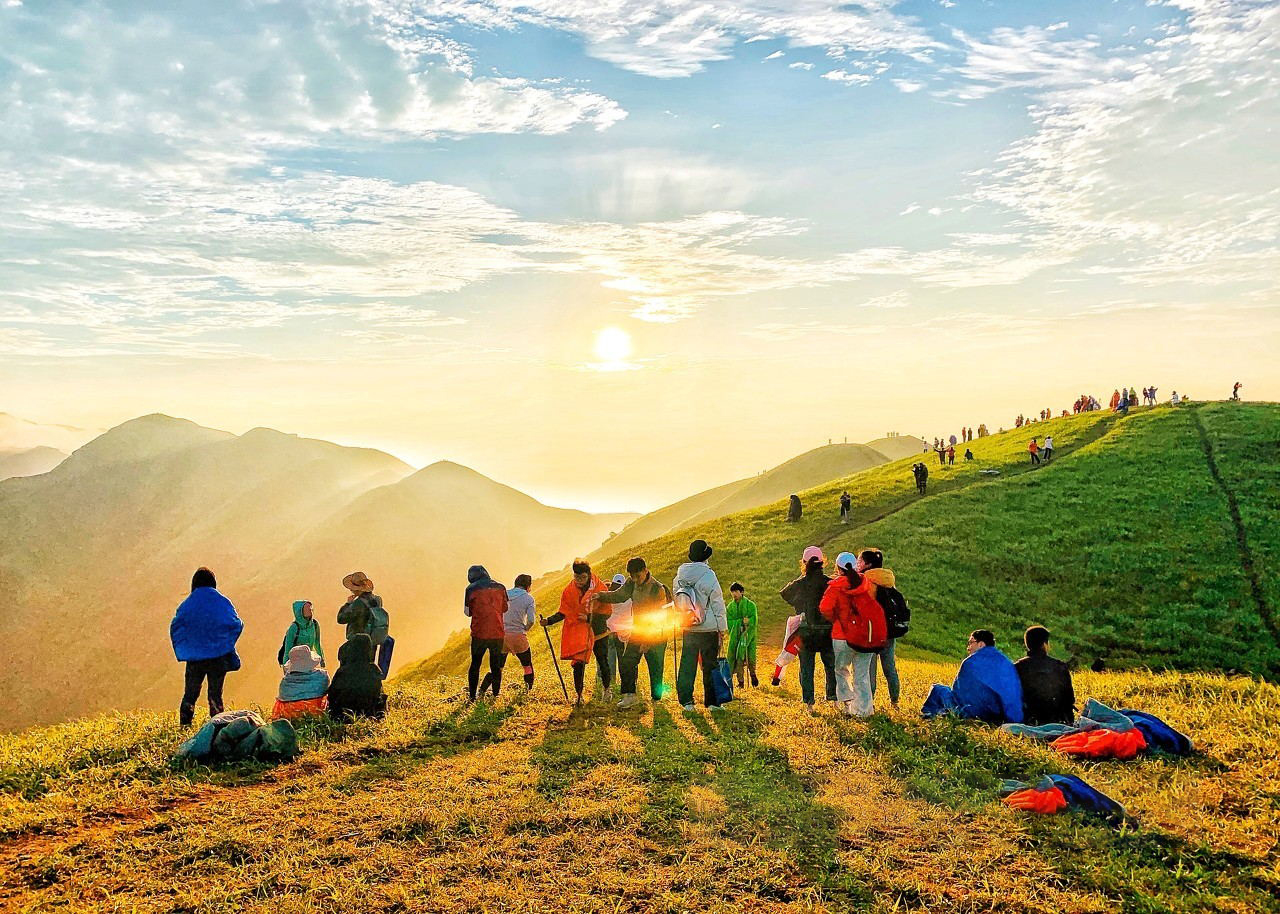 江西 汽车去 汽车回  2天1晚 (国庆散拼)武功山云顶景区+金顶景区汽车2日游