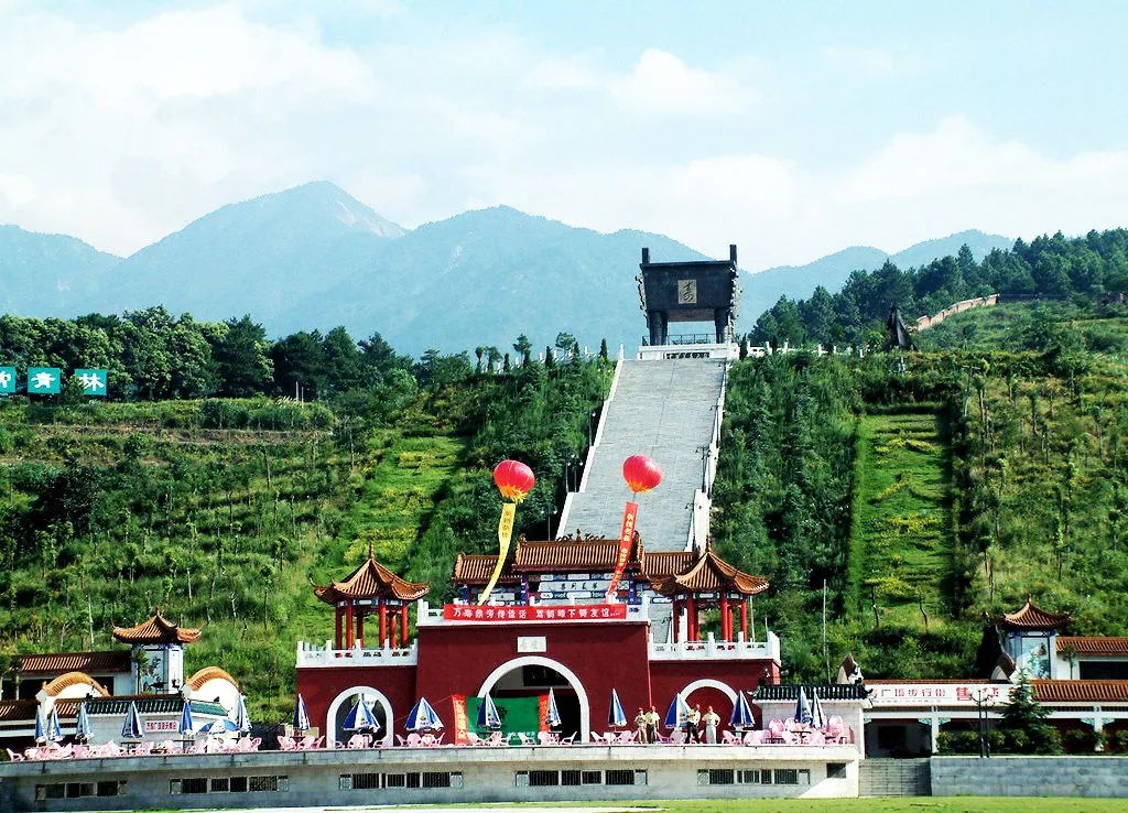 衡阳 汽车去 汽车回  1天0晚 南岳大庙+祝圣寺+南岳里一日游