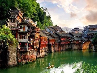 张家界湘西 高铁去 高铁回  3天2晚 【QN】特惠遇见王牌 爆款波森天