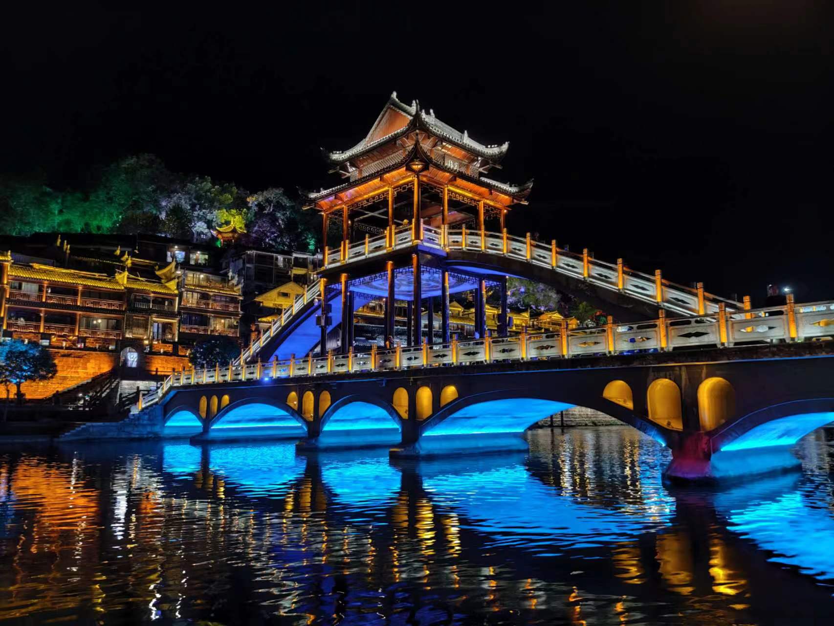 张家界 汽车去 汽车回  3天2晚 MJ动车D1【天凤】天门山/芙蓉镇/凤凰古城3日游