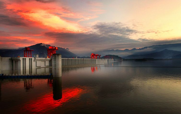 三峡 汽车去 汽车回 3天2晚 【画三峡】荆州古城、5A三峡大坝、两坝一峡船过闸、5A三峡大瀑布纯玩 汽车三日游