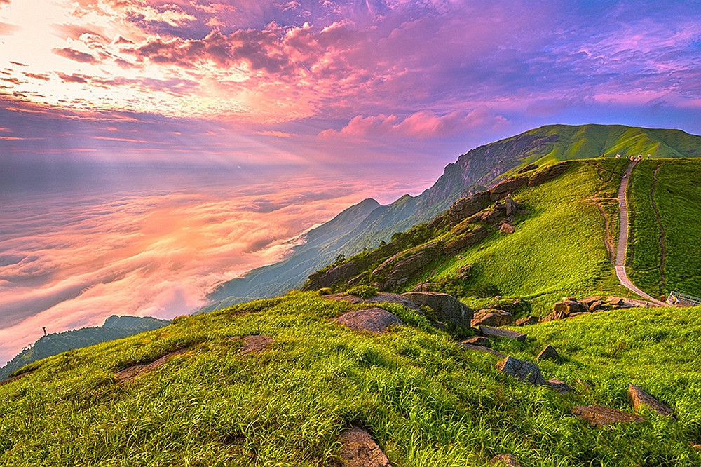 江西 汽车去 汽车回 2天1晚 武功山金顶+云顶两日游【散拼】