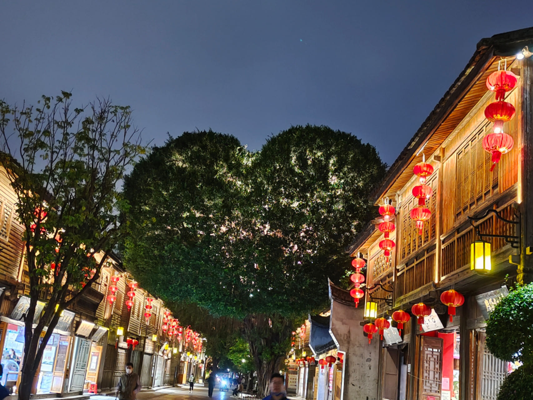福建 高铁去 高铁回  5天4晚 泉州西沙湾｜开元寺·西街｜蟳埔渔村｜黄金海岸·洛伽寺｜崇武古城｜永宁古城｜大坪山郑成功雕像｜小白逛古城｜ 趣味赶海｜纯玩五日游【马跃新程-鲤城春禧】