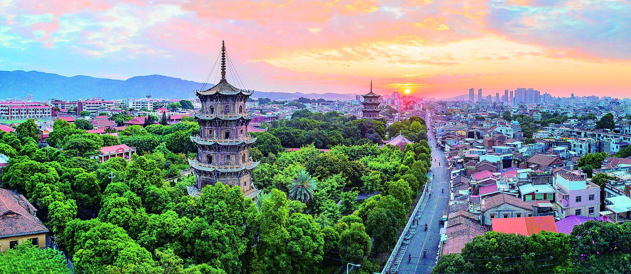 福建 动车去 动车回  5天4晚 泉州+厦门+龙岩+漳州+南靖土楼5日游【2025年南风知我意】