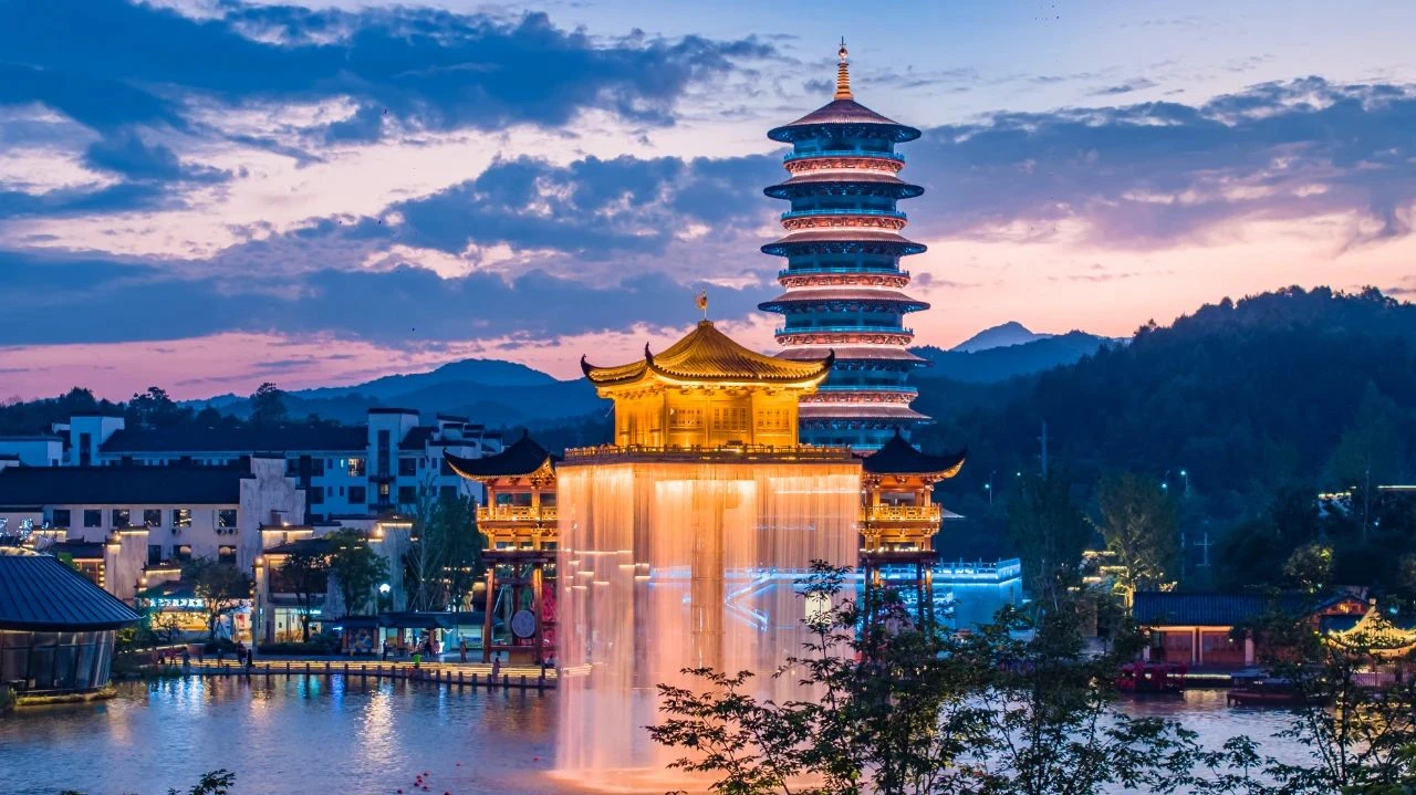 江西 高铁去 高铁回  5天4晚 （嗨玩）庐山、景德镇、婺源篁岭、婺女洲、三清山