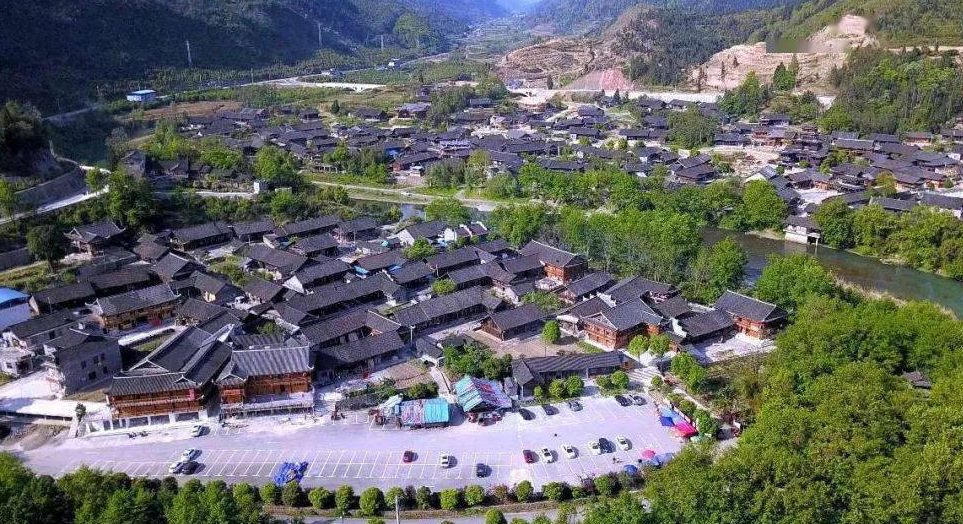 湘西 汽车去 汽车回  1天0晚 【XMT】惹巴拉古寨沉浸式体验活动暨龙山县第十届舍巴日