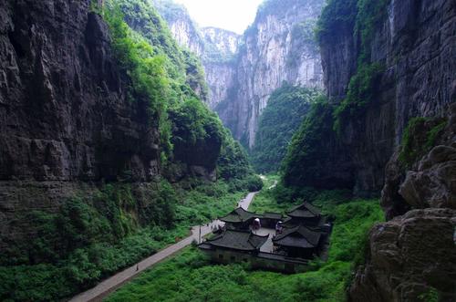 重庆 高铁去 高铁回  5天4晚 【如果你来重庆】重庆天生三桥/龙水峡地缝/仙女山/龚滩古镇 五日游