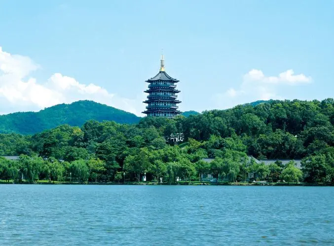 上海江苏浙江 高铁去 高铁回  6天5晚 【奢享江南】（0购物0自费）华五+灵山大佛+留园+西湖游船+水乡乌镇西栅/周庄+宋城千古情+登金茂大厦.黄埔江游船6日游