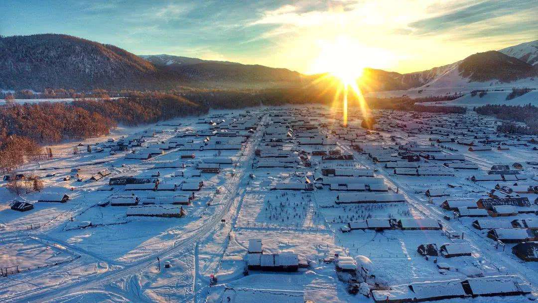 新疆 飞机去 飞机回  8天7晚 钻石双湖