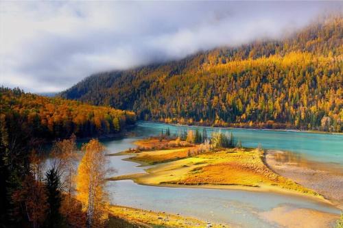 新疆 飞机去 飞机回  8天7晚 冬日限定北疆头等舱双飞8日