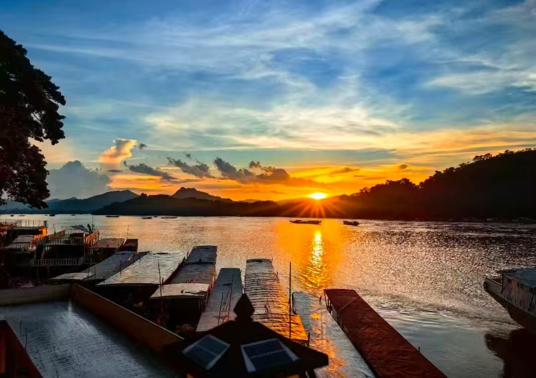 老挝 飞机去 飞机回  6天5晚 【探秘老挝】乘中老铁路游老挝6日游
