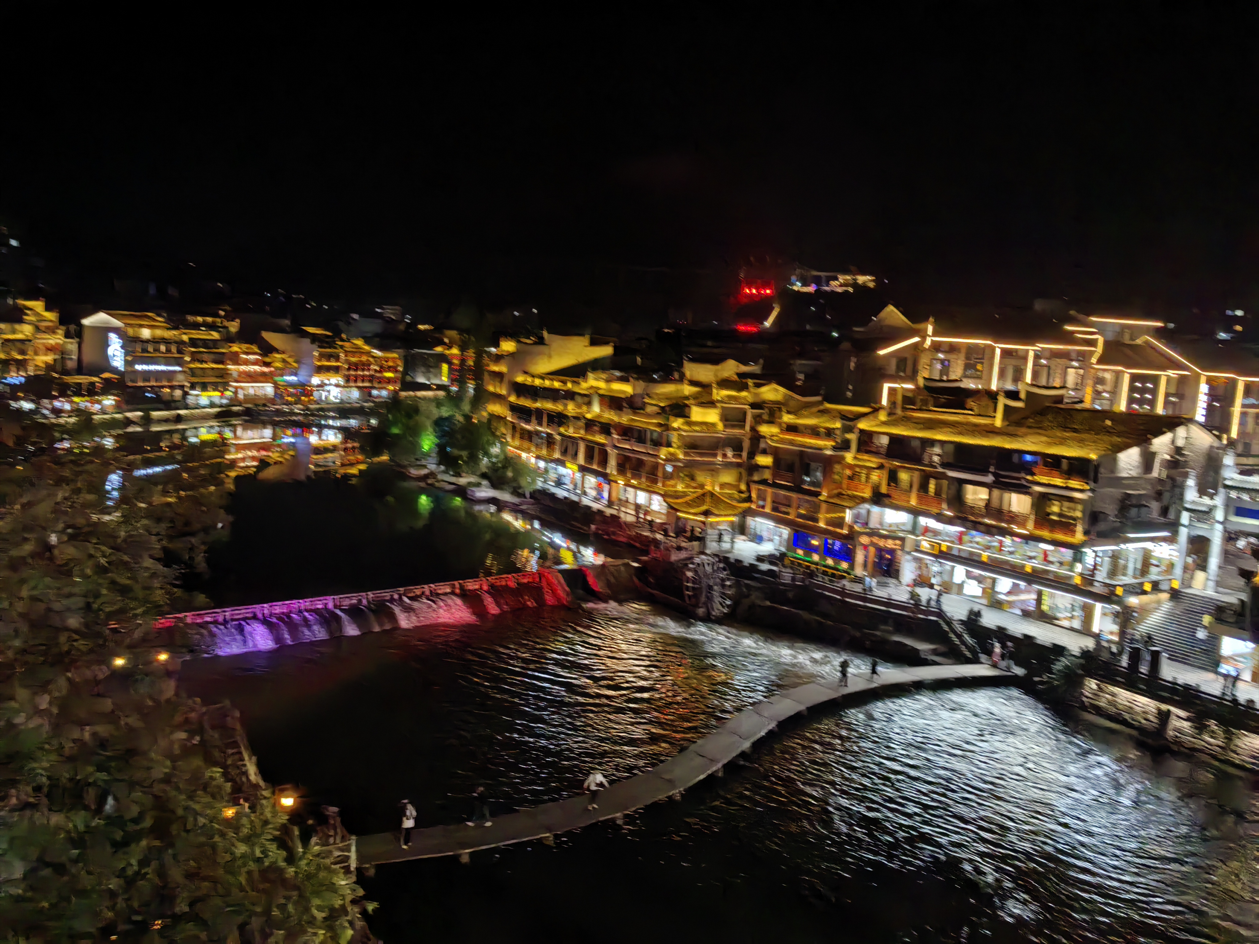 张家界 汽车去 汽车回  4天3晚 湘潭起止【D3甄选-洞森天凤】 森林公园、黄龙洞、袁家界、天子山、天门山、芙蓉镇 凤凰古城四日游