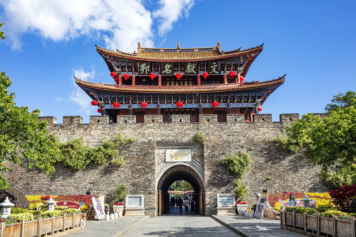 云南 飞机去 飞机回  6天5晚 丽江-丽大泸6天
