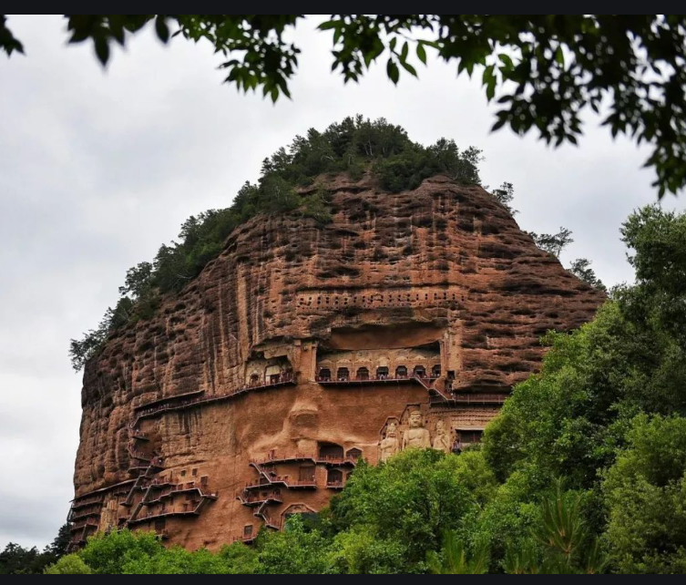 甘肃 高铁去 高铁回  6天5晚 东方微笑 麦积山·净土寺·腊子口纪念碑·扎尕那·郎木寺·花湖·黄河九曲一湾·桑科草原阿米贡洪牧场·拉卜楞寺·八坊十三巷·天水古城·伏羲庙甘南特价双高6日游