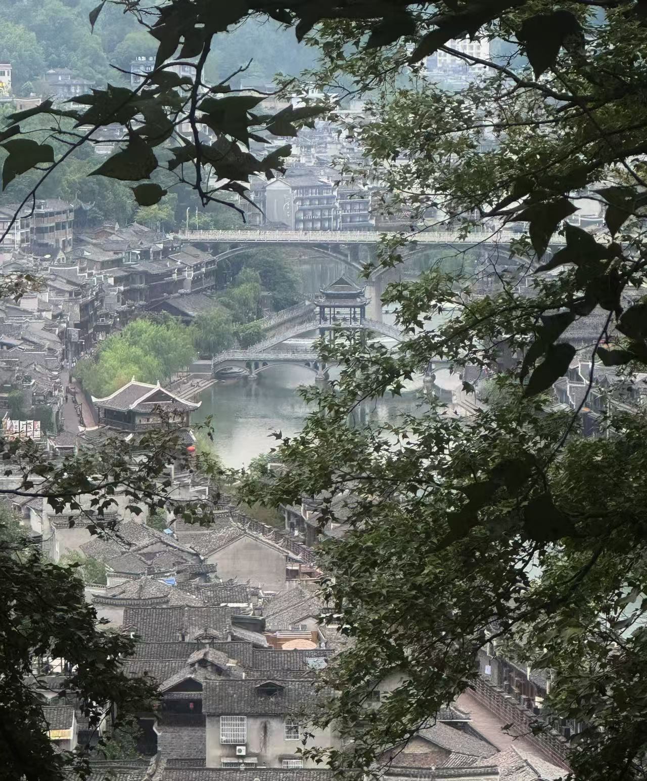 凤凰 汽车去 汽车回  3天2晚 邂逅边城三日游