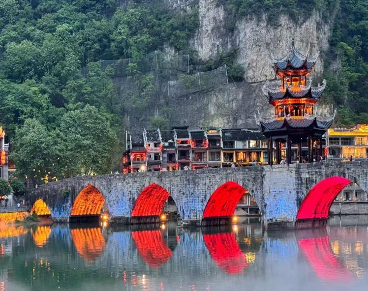 贵州 高铁去 高铁回  4天3晚 黔程似锦B