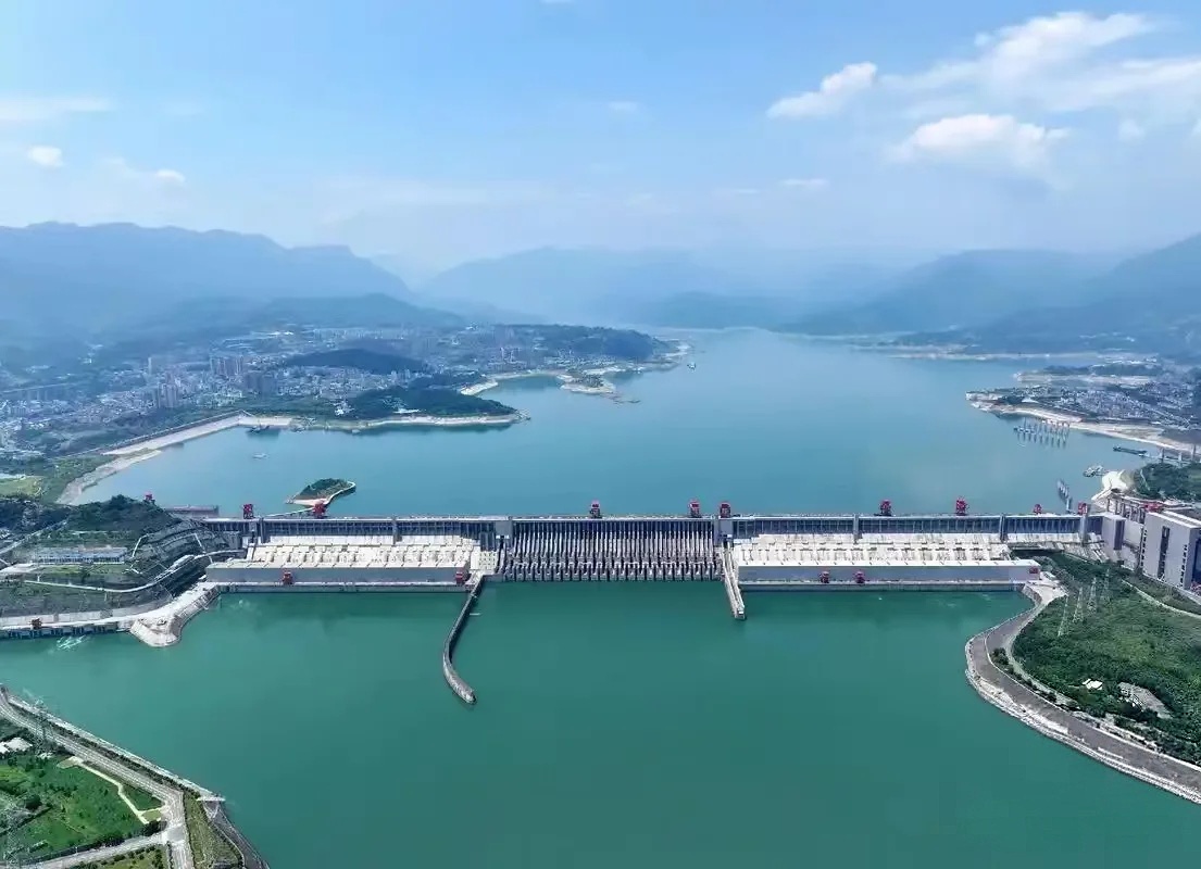 湖北 火车去 火车回  7天6晚 【长航系列】长江二号 下水重庆-武汉  双高/单卧单高7日游 （重庆 • 丰都 • 奉节 • 宜昌 • 岳阳 • 武汉）