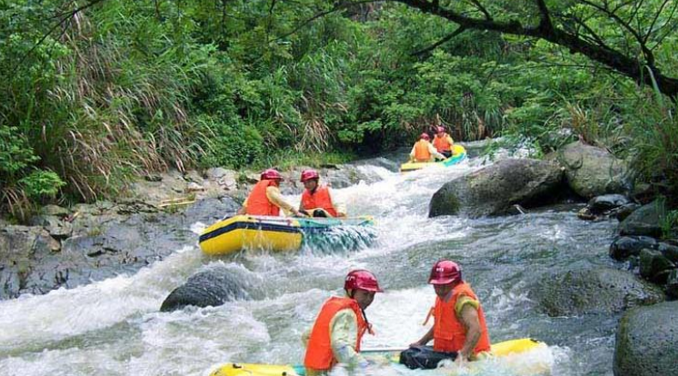 长沙 汽车去 汽车回  1天0晚 长沙大围山漂流 1 日游