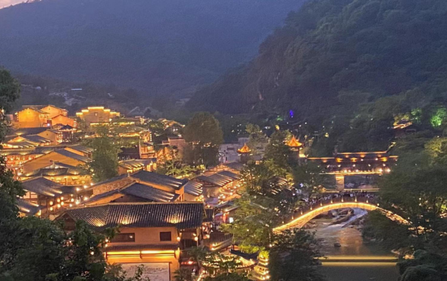 江西 汽车去 汽车回  3天2晚 仙侠望仙谷+世遗三清山+瓷都景德镇纯玩3日游