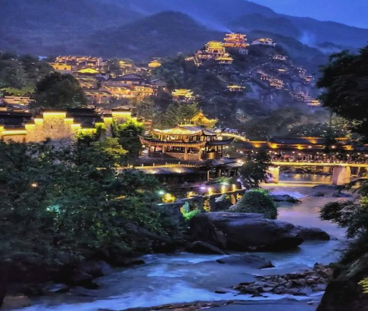 江西 汽车去 汽车回  6天5晚 五A龙虎山+灵山+四A网红望仙谷+四A石钟山+千年瓷都景德镇六日游