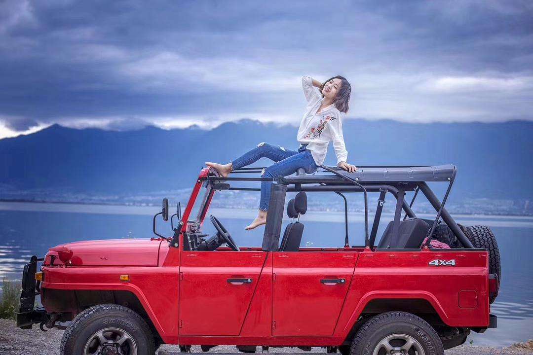 敞篷吉普环洱海旅拍.jpg