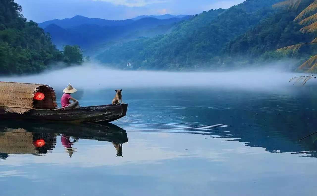 东江湖.jpg
